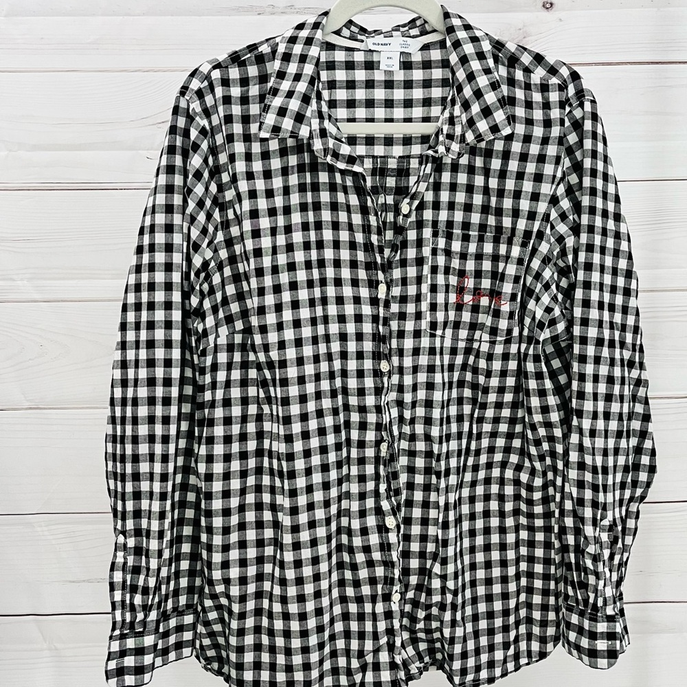 Old Navy black and white plaid button down top